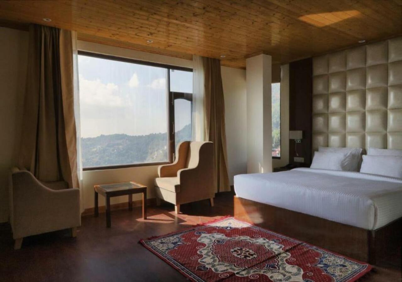 The Alpine Retreat Hotel Shimla Bagian luar foto